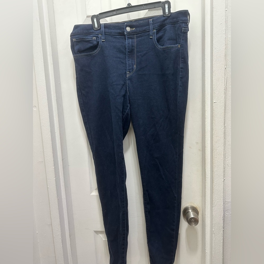 Dark Levi’s High Rise Super Skinny, size 33